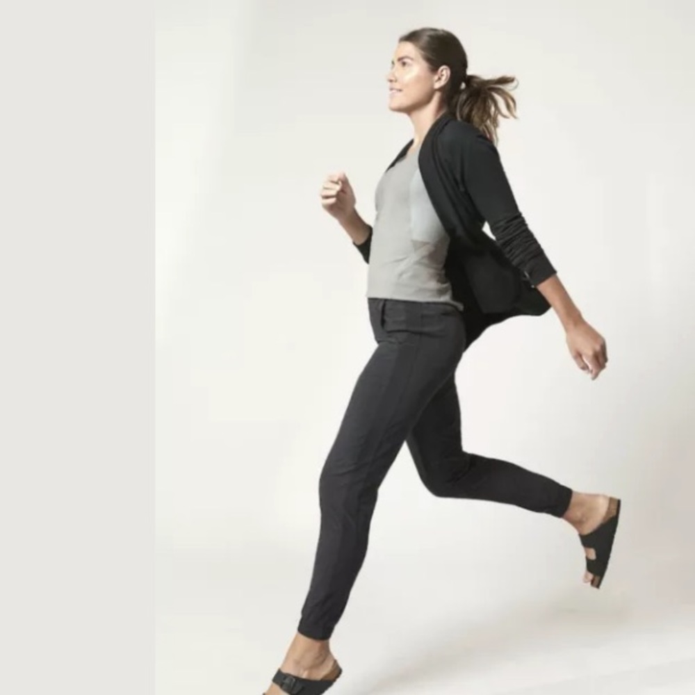ATHLETA Brooklyn Camo Textured Jogger Black NWT - Picture 3 of 4